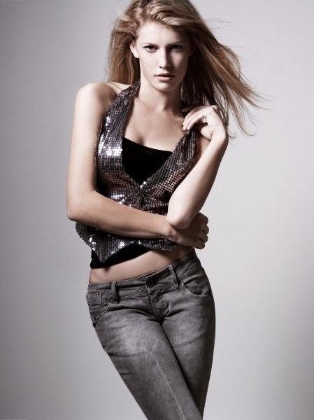 Female model photo shoot of KC Cardona