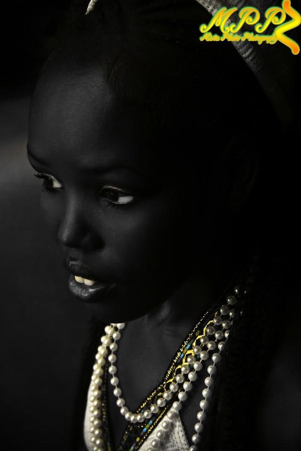 Female model photo shoot of Eli Nyamal Dol in Minnepolia