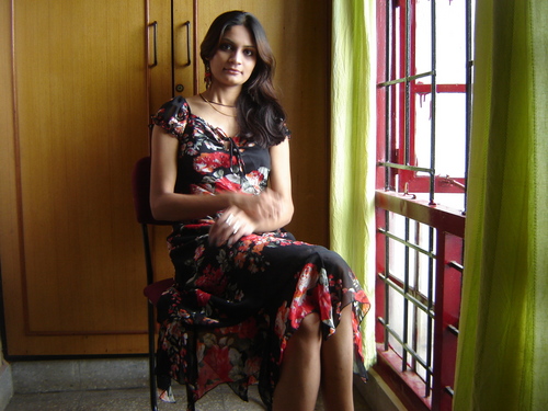 Female model photo shoot of arpitavatsa in Home
