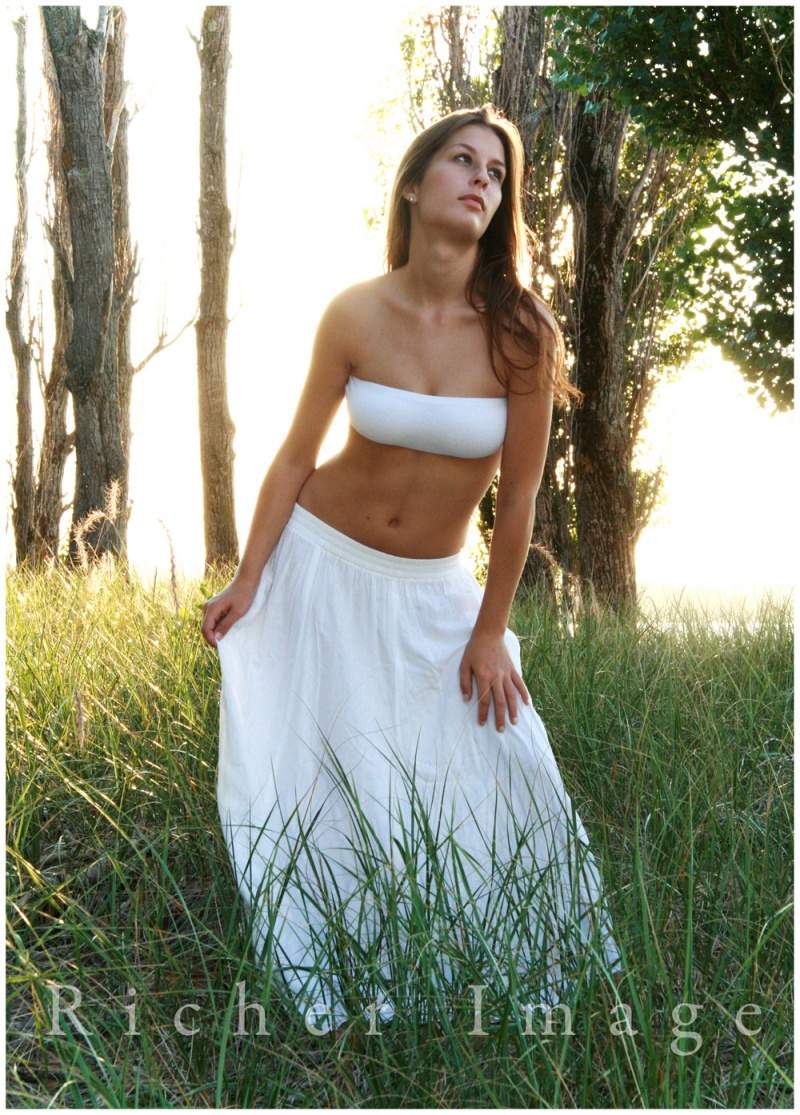 Female model photo shoot of Emila Gold