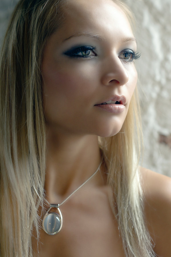 Female model photo shoot of Charlotte Jones