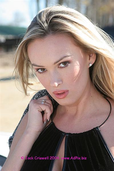Female model photo shoot of Britney Lea