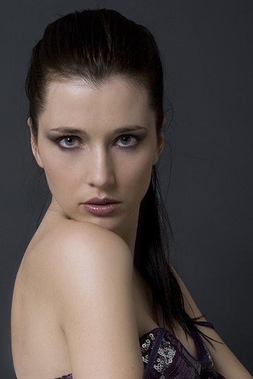 Female model photo shoot of Loredana Blajan