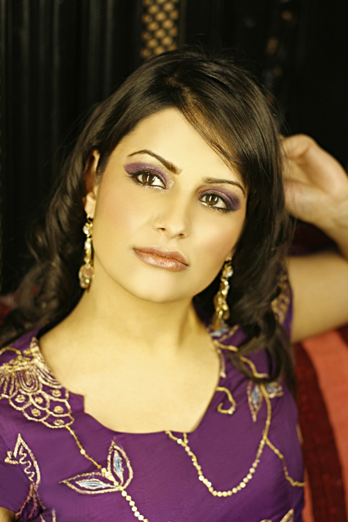 Female model photo shoot of Jazz Kaur