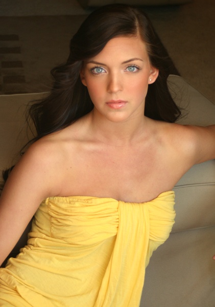 Female model photo shoot of MariahV