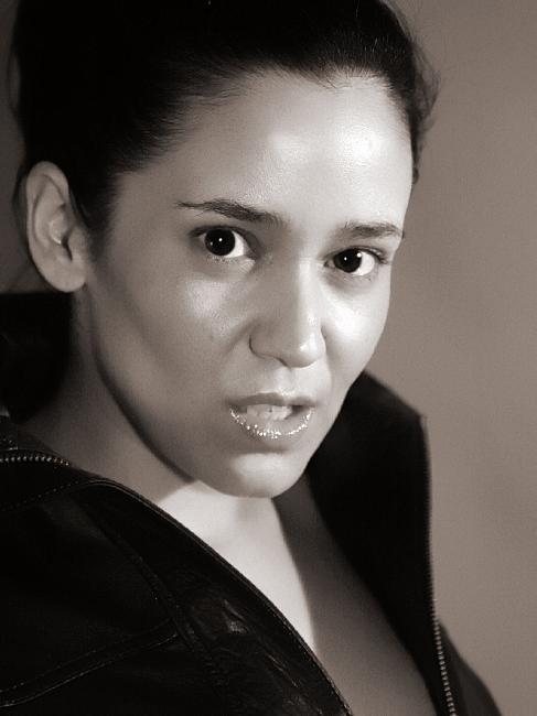 Female model photo shoot of Anabela Carneiro