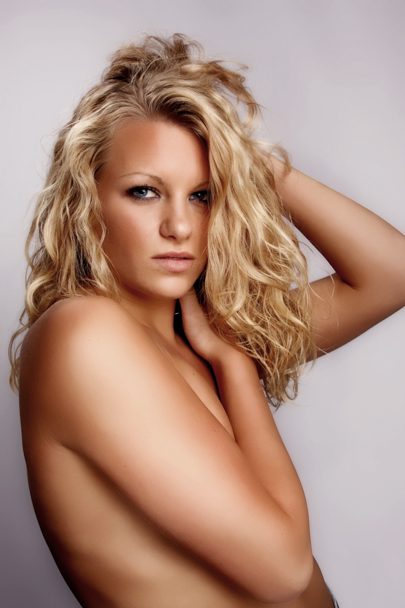 Female model photo shoot of Chelsey Morrison by robert christopher