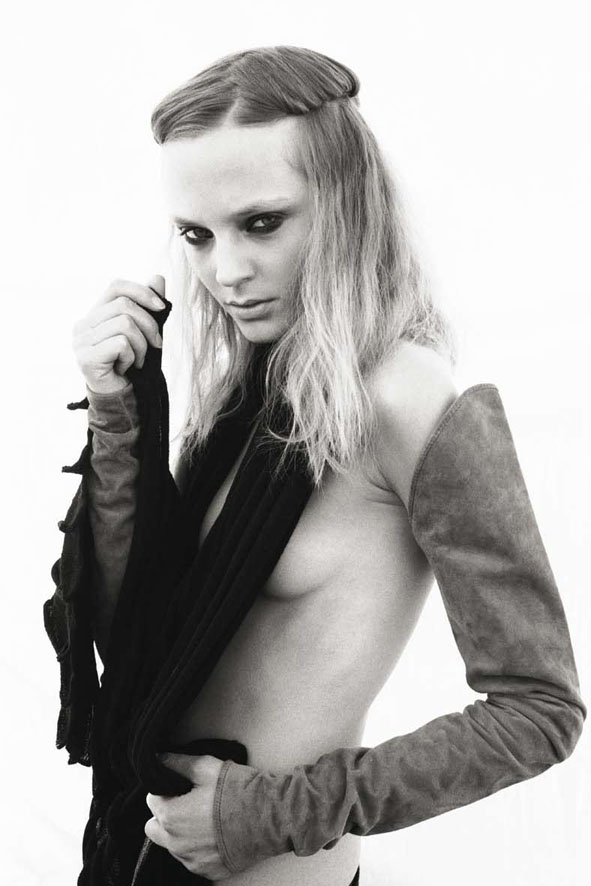 Female model photo shoot of Sandrine Goncalves