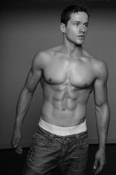 Male model photo shoot of Andy Gwarn