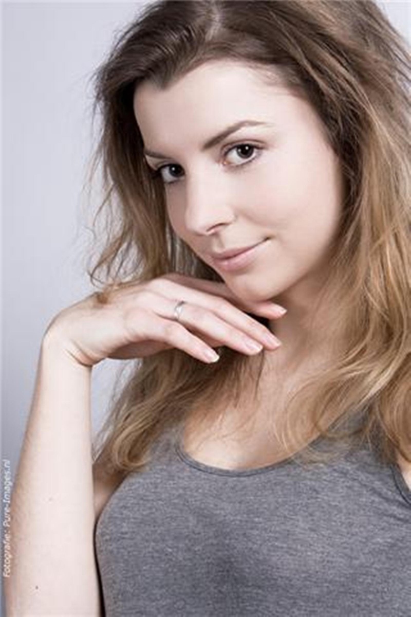 Female model photo shoot of MandyN