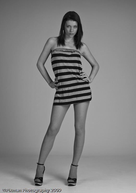 Female model photo shoot of s_jayne09