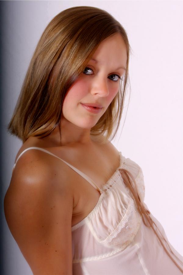 Female model photo shoot of angeleyes111882