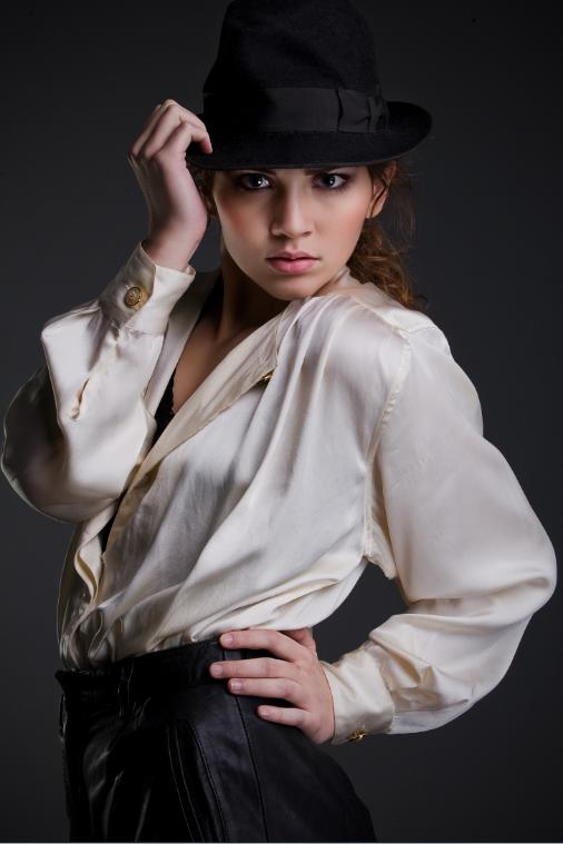 Female model photo shoot of v-tientje