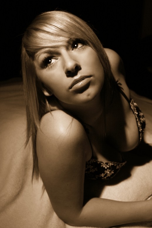 Female model photo shoot of gemma clowes