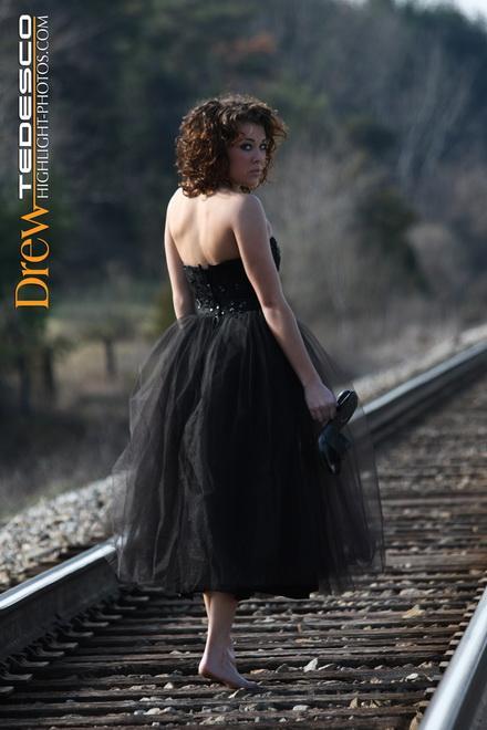 Female model photo shoot of Danielle Dove