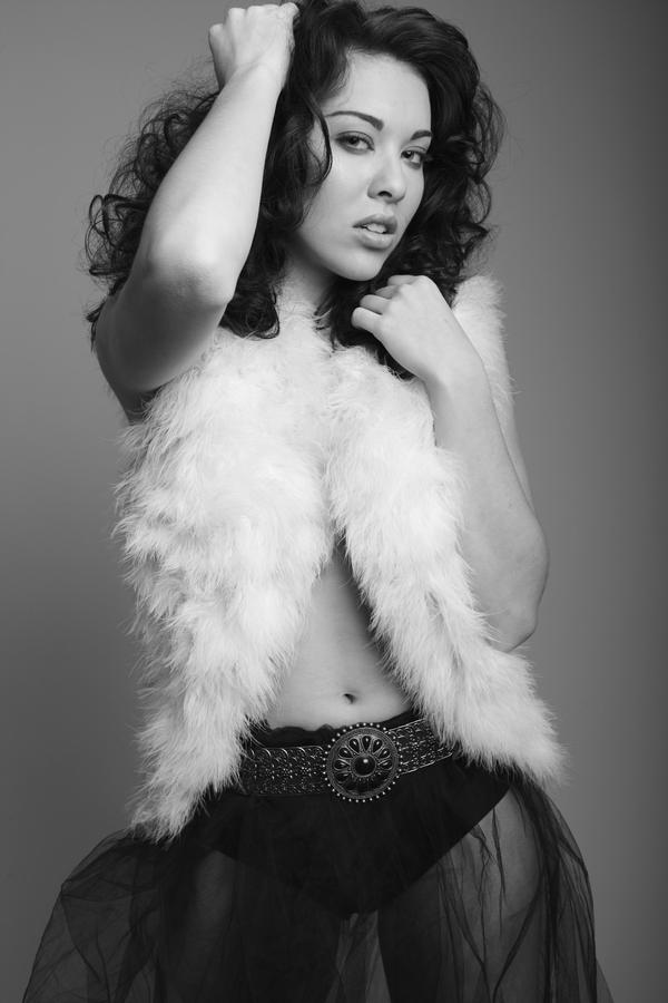 Female model photo shoot of Danielle Dove