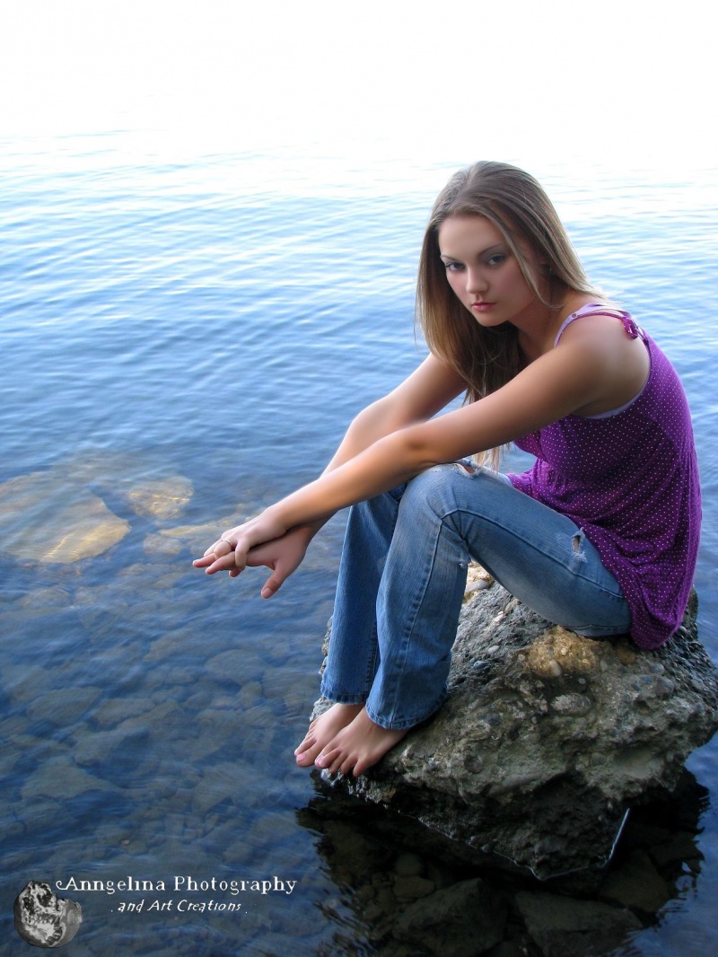 Female model photo shoot of Anngelina Photography in Kennewick WA