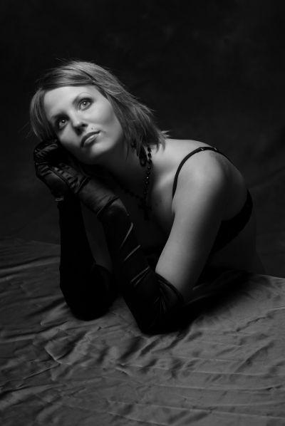 Female model photo shoot of Jamie Emerald by StromePhoto in Kalamazoo, MI
