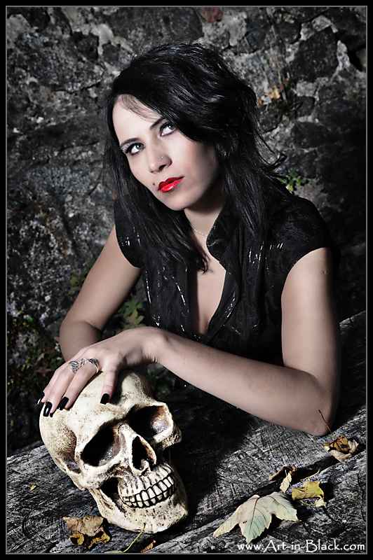 Female model photo shoot of DarkAngel13