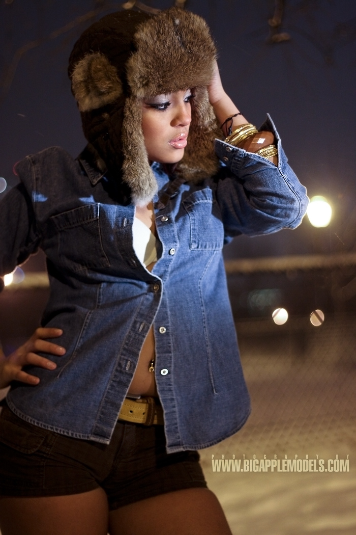 Female model photo shoot of RaymiTasty