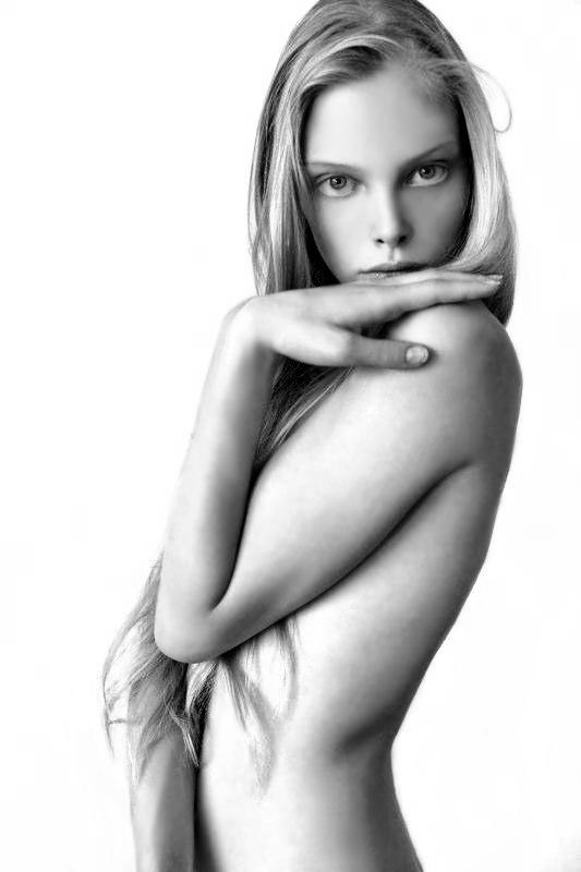 Female model photo shoot of En Vogue Retouching