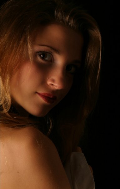 Female model photo shoot of Elena22