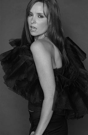 Female model photo shoot of Anna ONeill