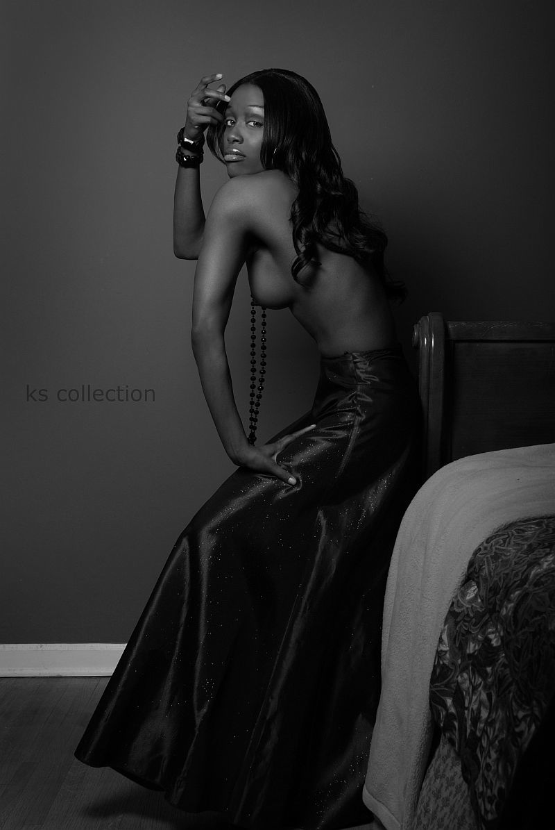 Female model photo shoot of Jaye EL by ks point of view