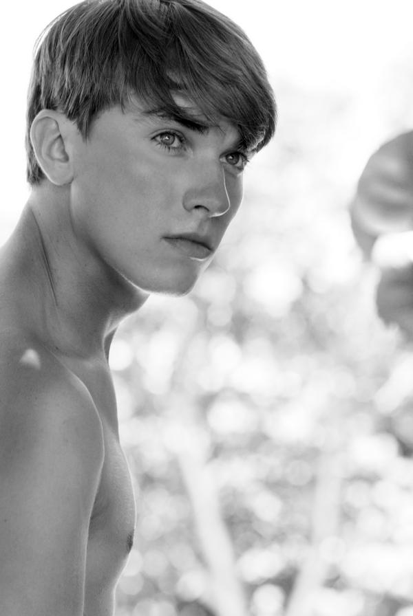 Male model photo shoot of David Wohlfeil in miami