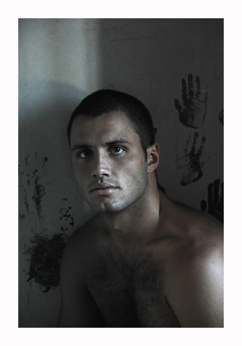 Male model photo shoot of Raul Acosta in asunciÃ³n
