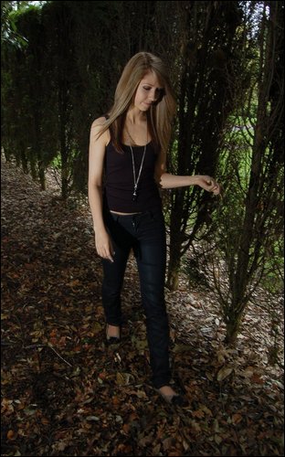 Female model photo shoot of DollyDaydream in Walton gardens