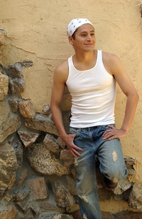 Male model photo shoot of Robert Uceda in Evergreen