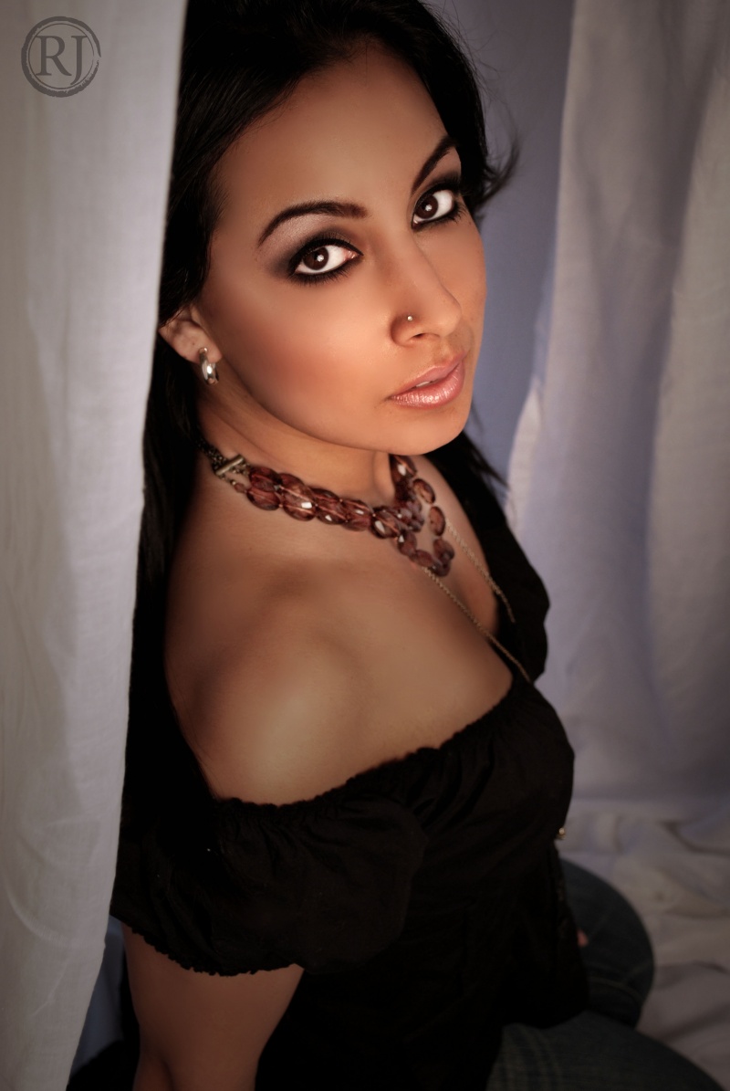 Female model photo shoot of Rebecca Jimenez