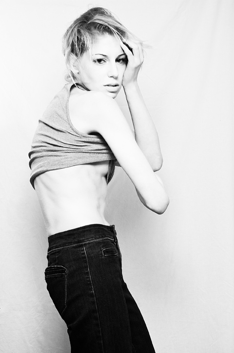 Female model photo shoot of Ashley Lindsay 