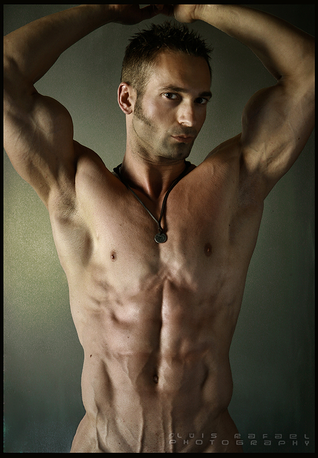Male model photo shoot of Thomas Harsh by Luis Rafael Photography