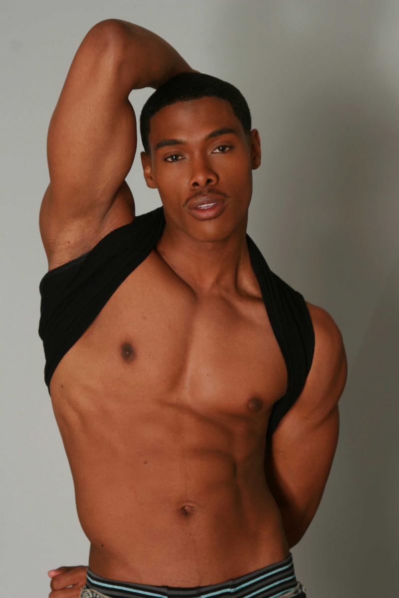 Male model photo shoot of Jerron Donte