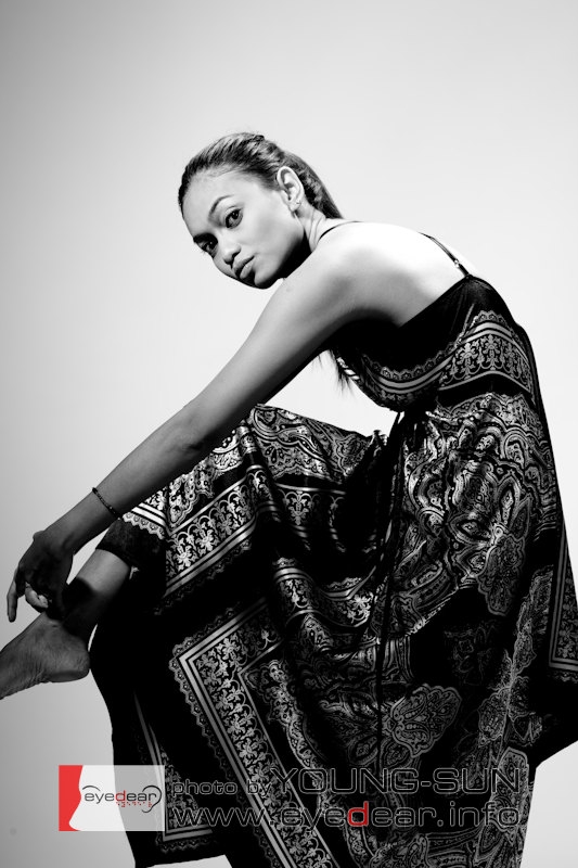 Female model photo shoot of Amylia Nastasha
