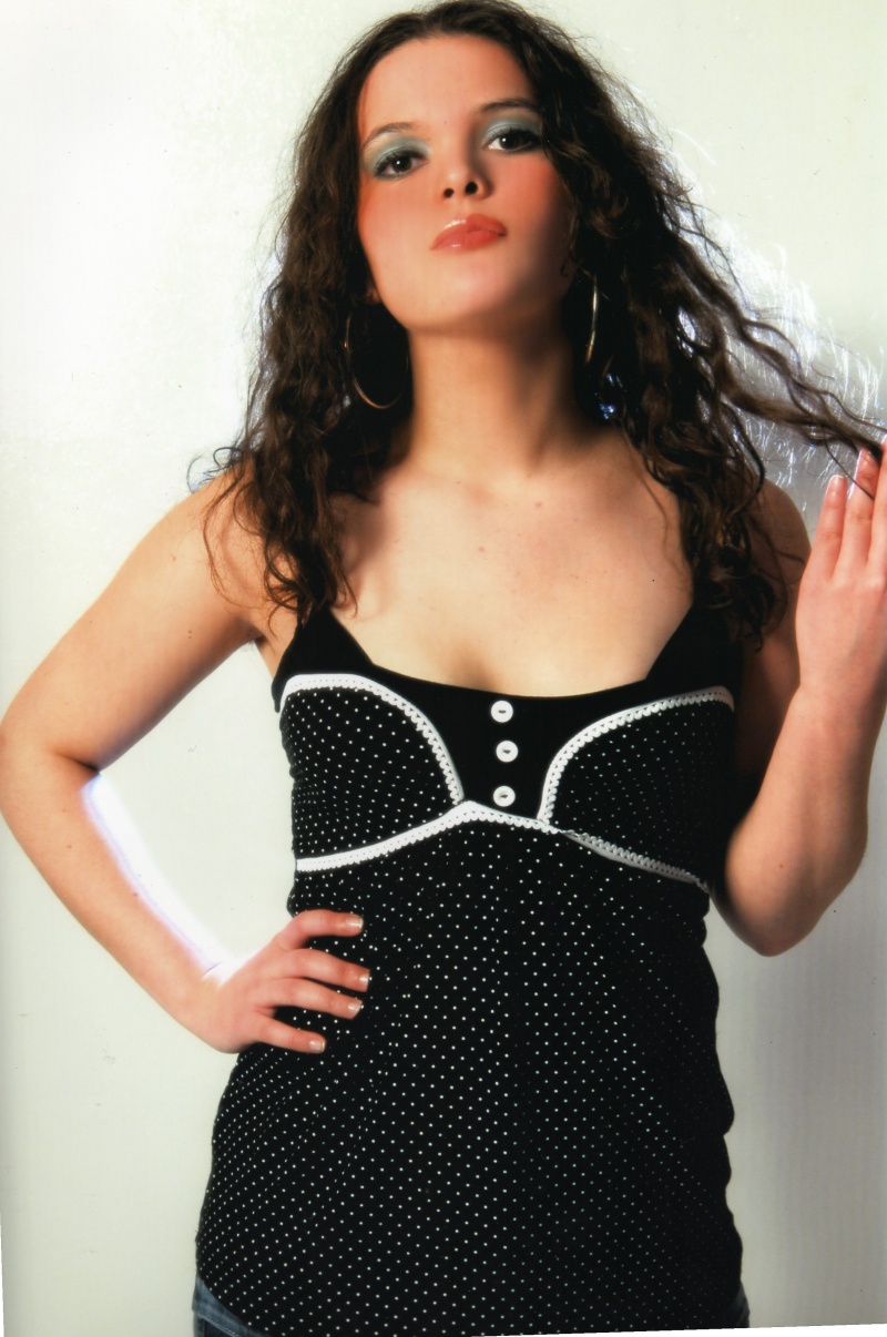 Female model photo shoot of laura gil