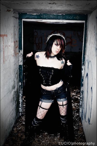 Female model photo shoot of Mys Mayhem by DAVIDEPHOTOS