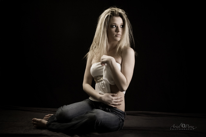 Female model photo shoot of Apryl Dawn by ArielFoto in WS