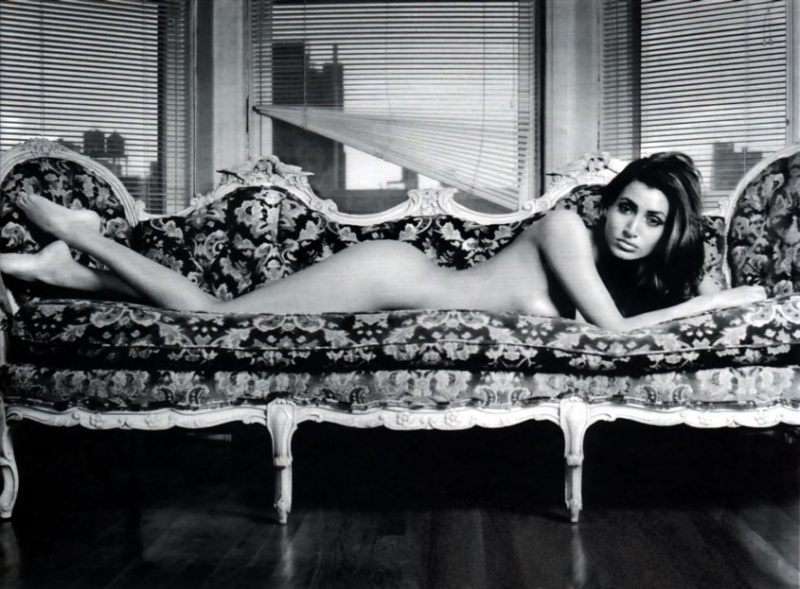 Female model photo shoot of Rosanna Walls in Hotel Chelsea, New York