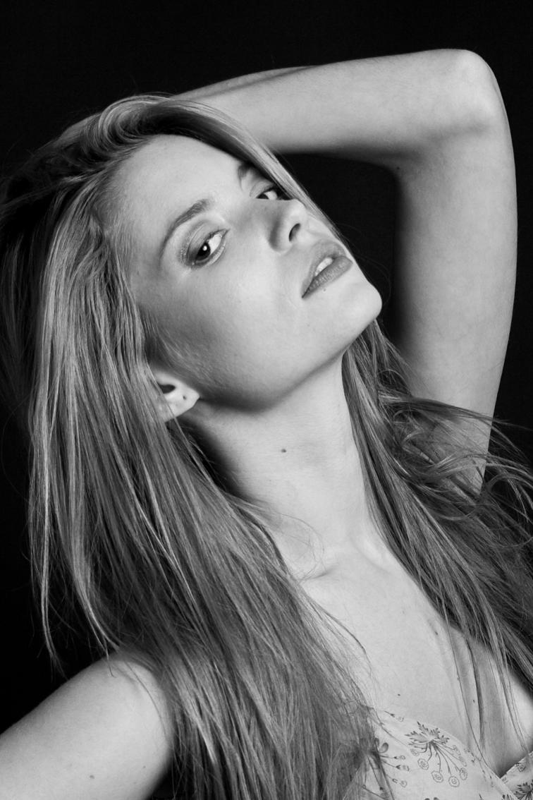 Female model photo shoot of Sara de Castro