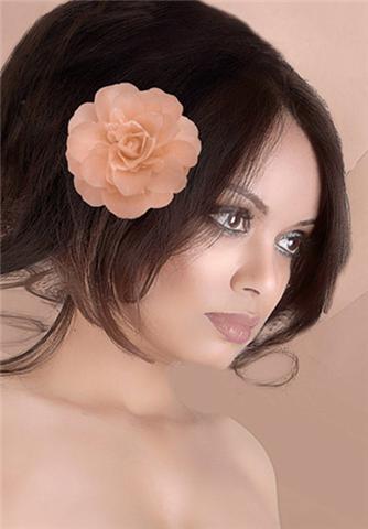 Female model photo shoot of Sinead Hannon by vismaya, makeup by Sinead Hannon