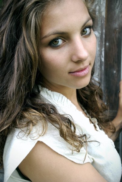 Female model photo shoot of Elana Jaroff