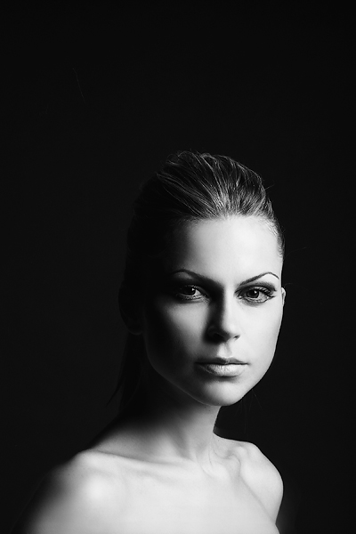 Female model photo shoot of Lona Duncan