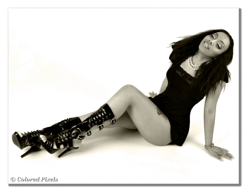 Female model photo shoot of ALICIA AKA LEE by Colored Pixels, makeup by Prissy Jae