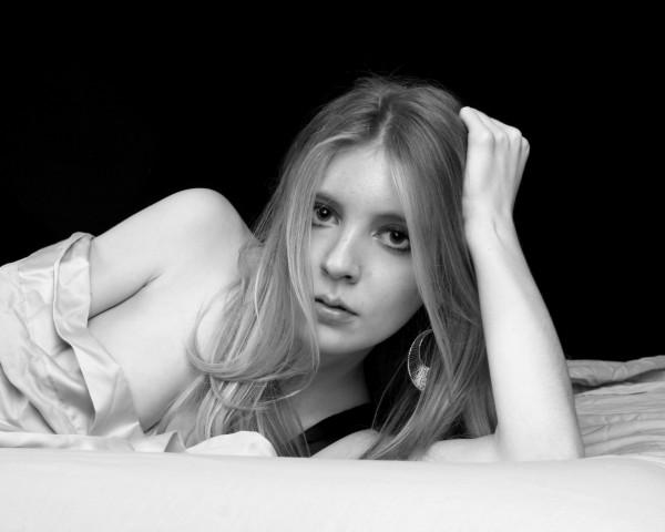 Female model photo shoot of Brittany Blanks