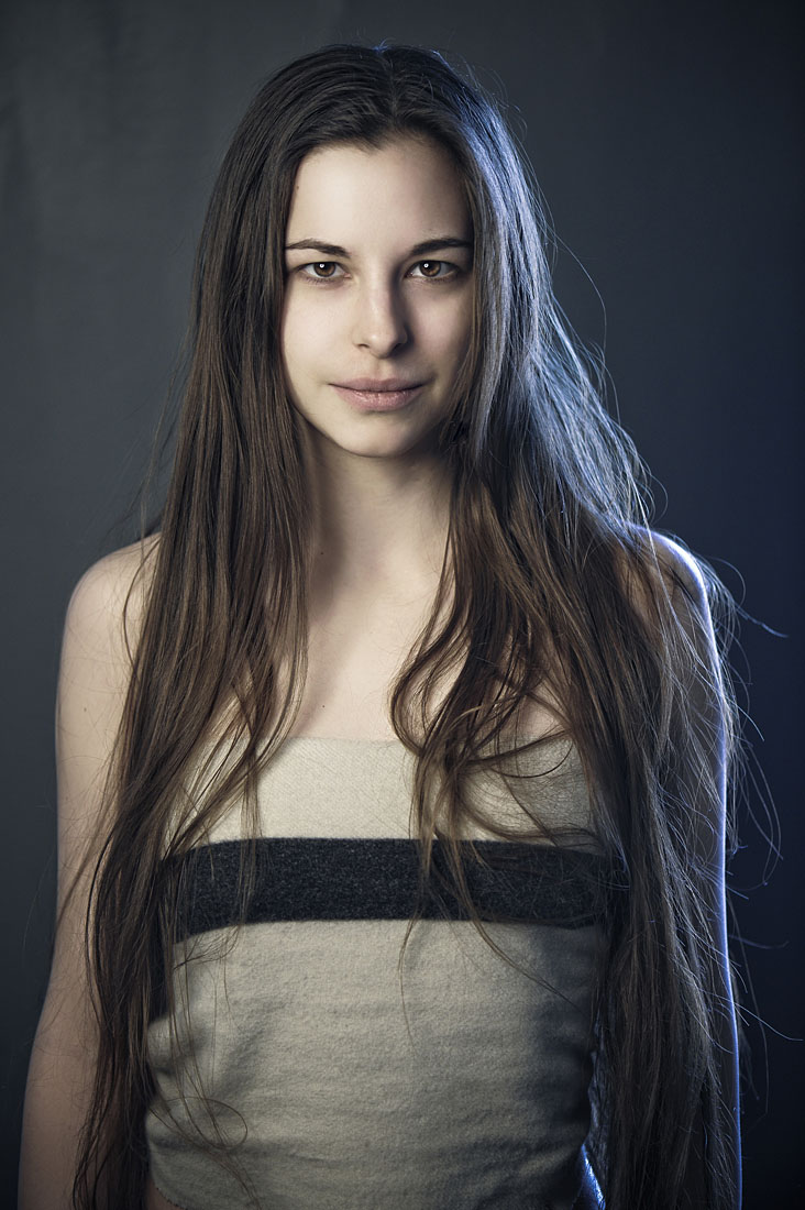 Female model photo shoot of VyL8 - Aubrey by wibevanbalkenende