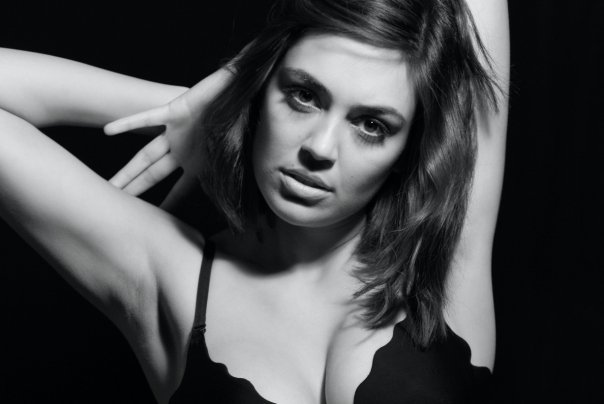 Female model photo shoot of Amanda Tice