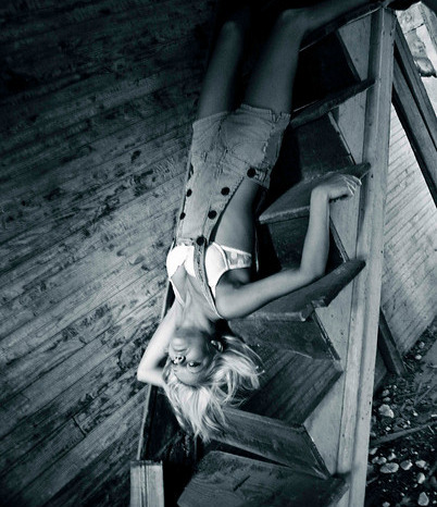 Female model photo shoot of Desttany Plank